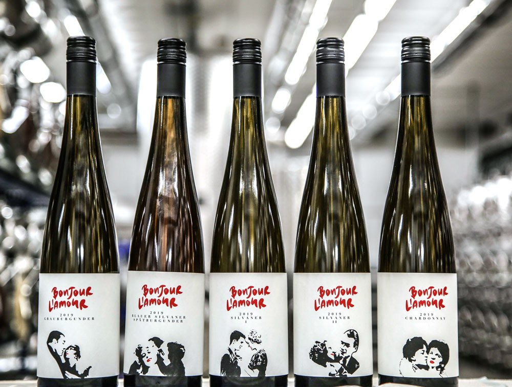 Die Weine in Kegelflaschen